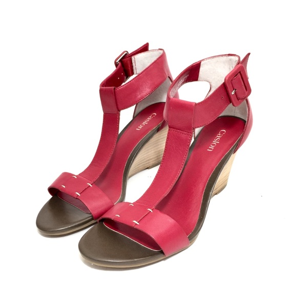 🌹Caslon Red Leather T-Strap Wedge Sandals🌹 - Picture 2 of 8